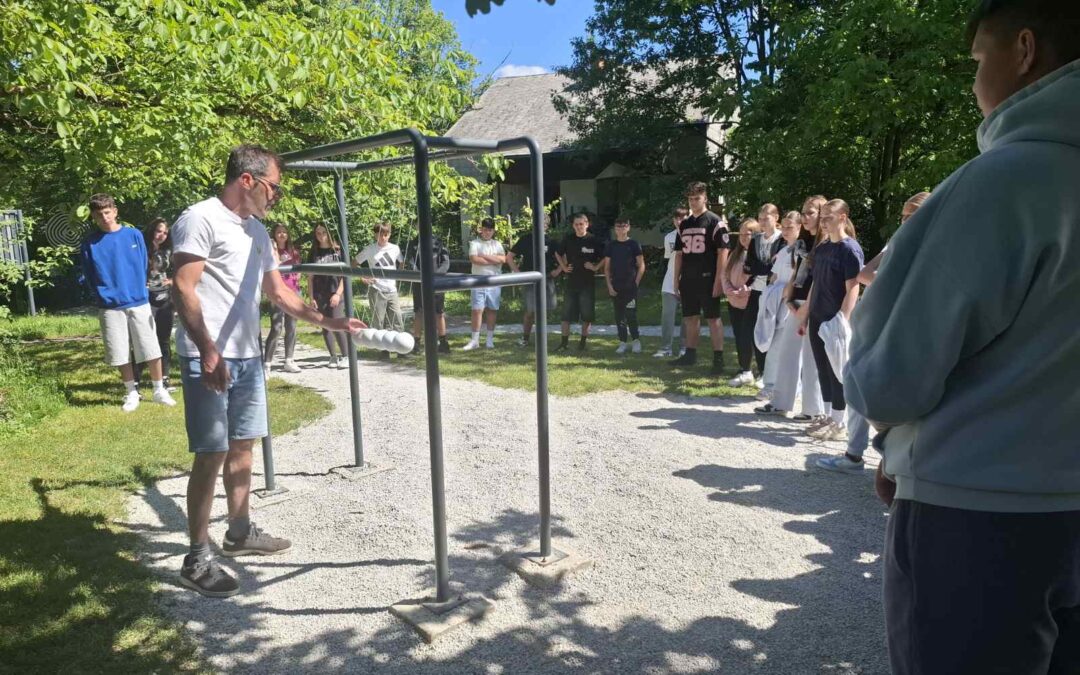 TERENSKA NASTAVA U PARKU ZNANOSTI I MUZEJU KRAPINSKIH NEANDERTALACA